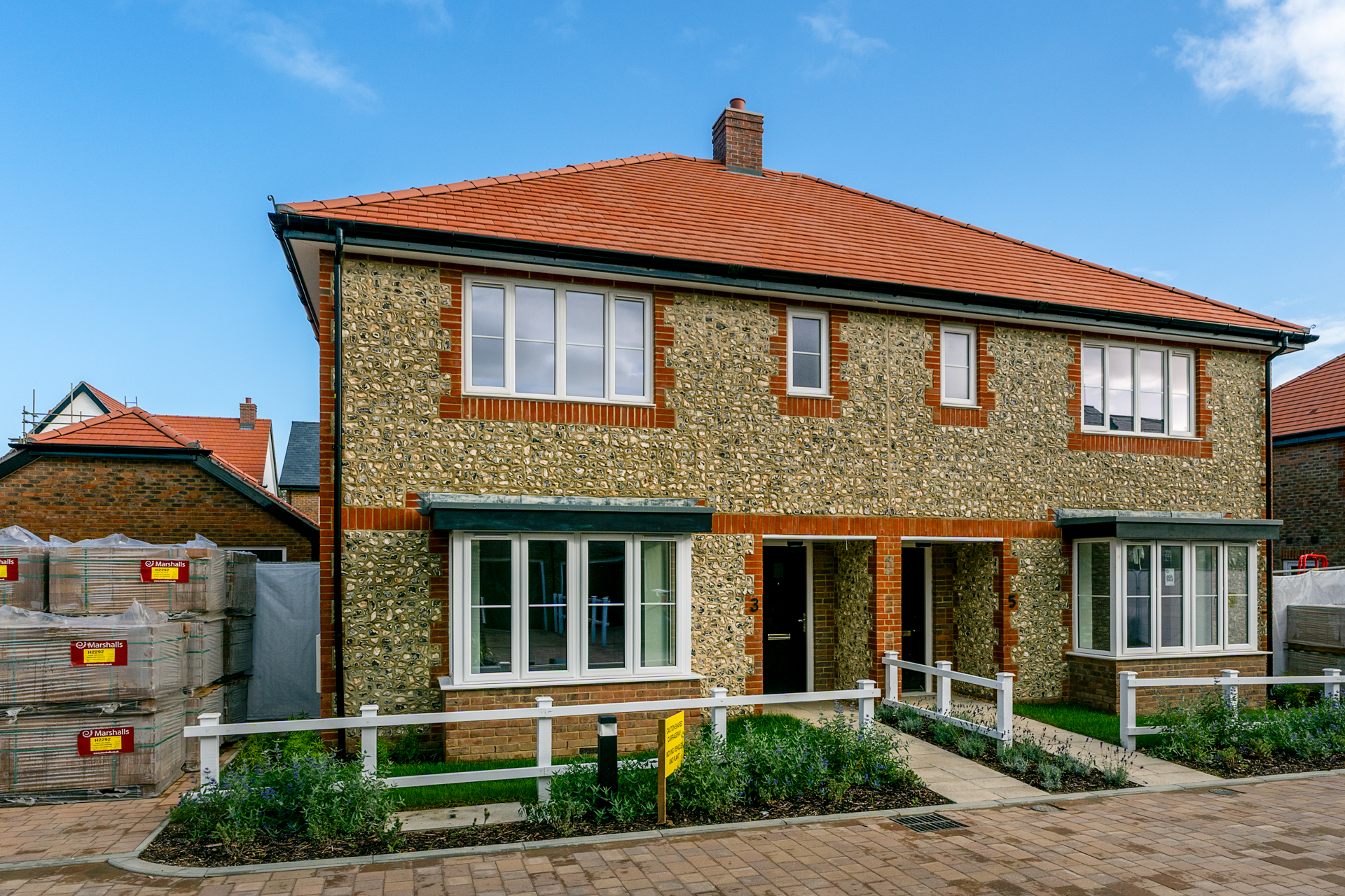 18 Meadow Gate